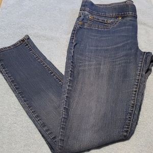 Mid-rise Levi's skinny jeans